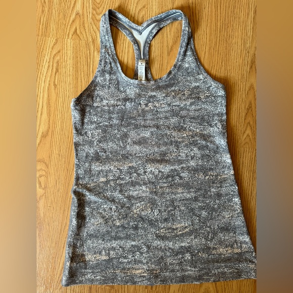 Lululemon women’s tank top - Picture 1 of 3